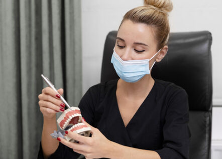 The Benefits of Dentures: Improving Function and Aesthetics